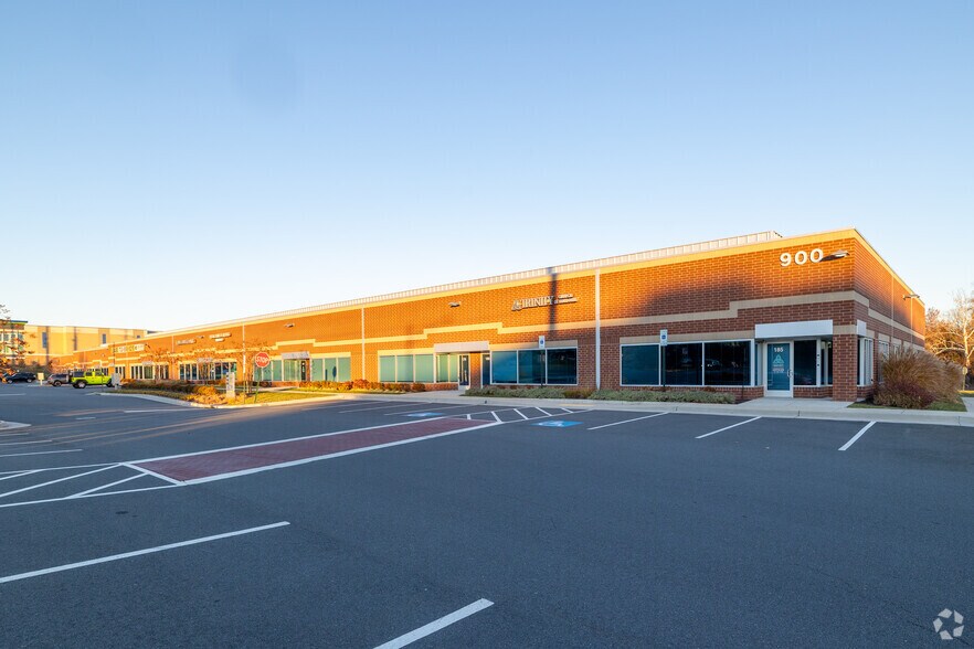 Primary Photo Of 900 Sycolin Rd, Leesburg Unknown For Lease