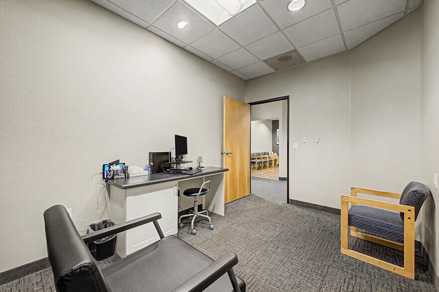 More Photos Of 6262 E Broadway Rd, Mesa Medical For Lease