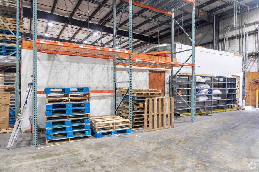 More Photos Of 475 Oberlin Ave S, Lakewood Warehouse For Lease