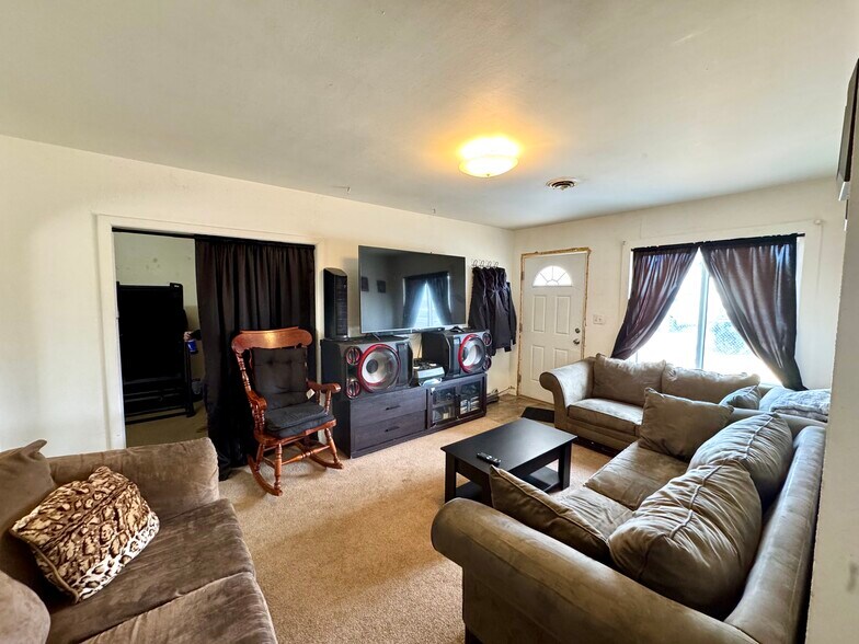 More Photos Of 4202 Cheyenne St, Cheyenne Multifamily For Sale