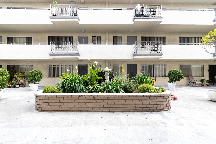 More Photos Of 130 N Alexandria Ave, Los Angeles Apartments For Sale