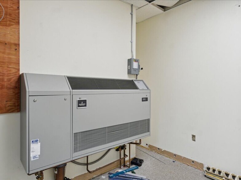 More Photos Of 1100 W Saginaw St, Lansing Medical For Sale