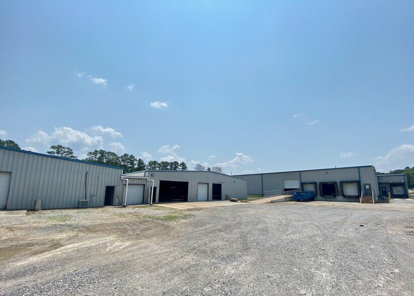 More Photos Of 6607 Mountain View Rd, Ooltewah Warehouse For Lease