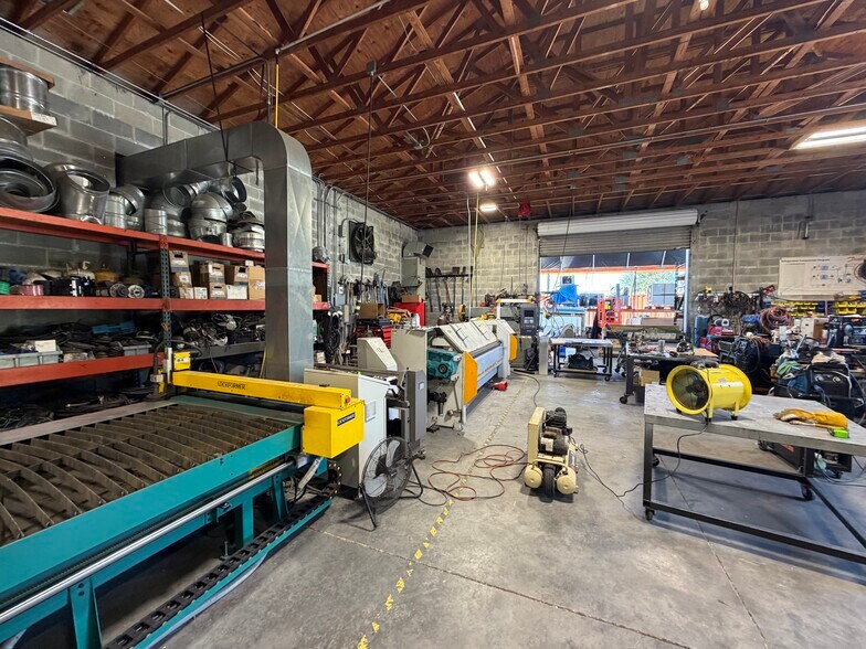More Photos Of 2300 Mayflower Ave, Apopka Warehouse For Lease