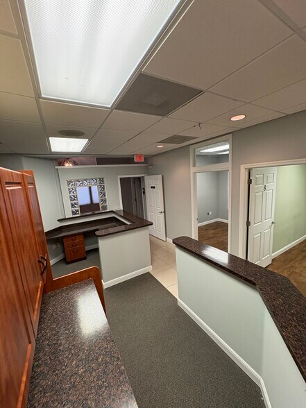 More Photos Of 9066 Cypress Green Dr, Jacksonville Medical For Lease