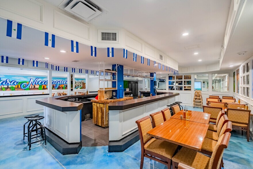 More Photos Of 365 N Royal Poiciana Blvd, Miami Springs Restaurant For Lease
