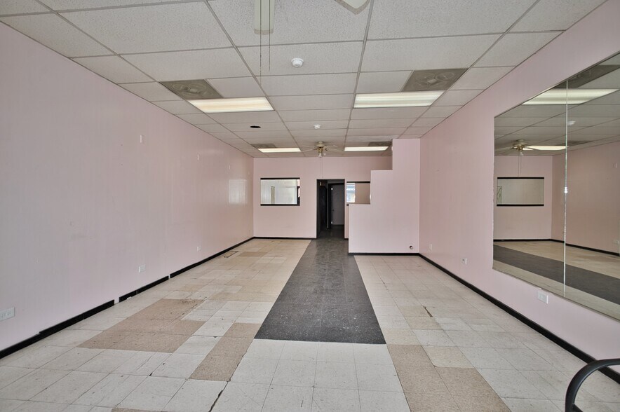 More Photos Of 3034-3040 W Montrose Ave, Chicago Apartments For Sale