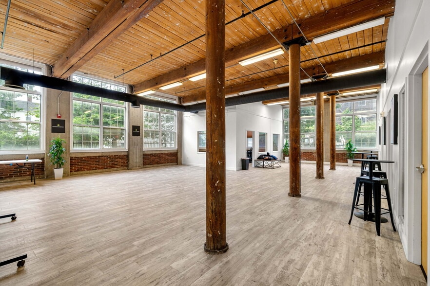 More Photos Of 16 Haverhill St, Andover Loft Creative Space For Lease