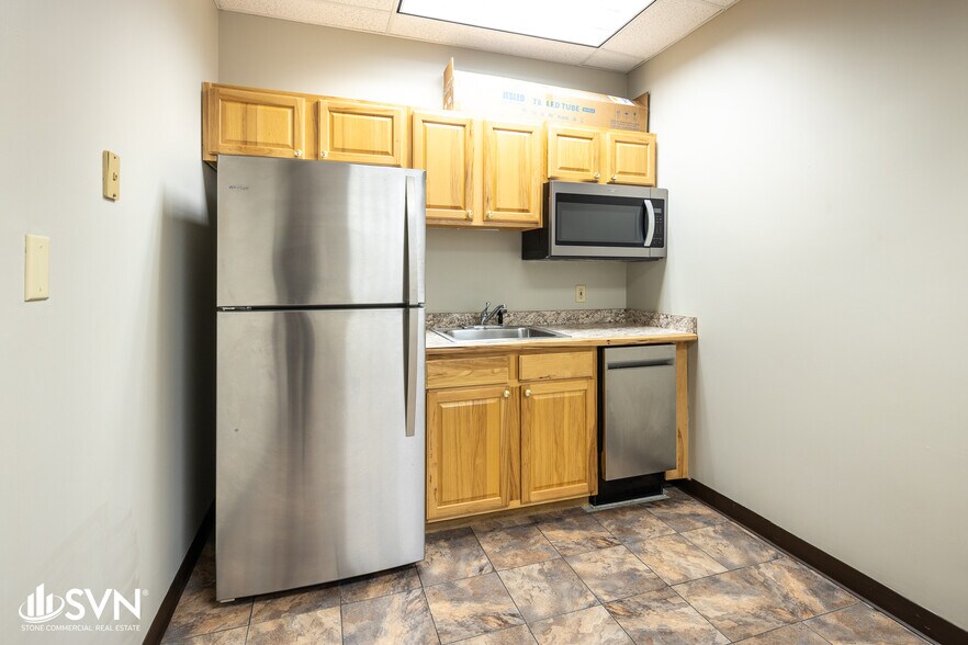 More Photos Of 1050 Monarch St, Lexington Office For Lease