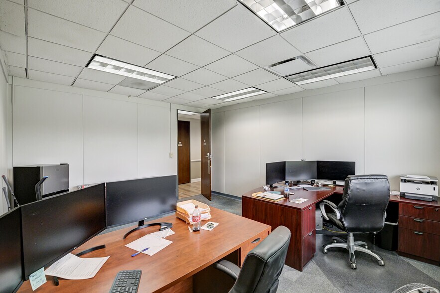 More Photos Of 9635 Southern Pine Blvd, Charlotte Coworking Space