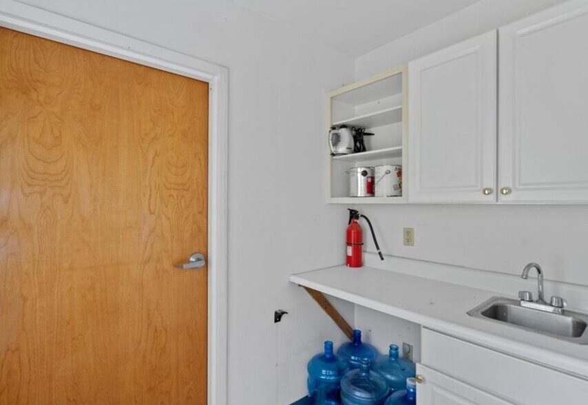 More Photos Of , Montgomery Office For Sale