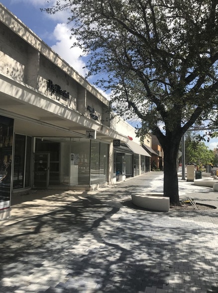 More Photos Of 355-359 Miracle Mile, Coral Gables Freestanding For Lease