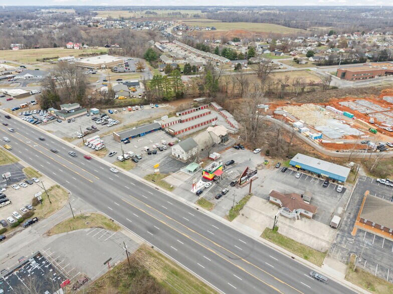 More Photos Of 1959 Fort Campbell Blvd, Clarksville Freestanding For Sale