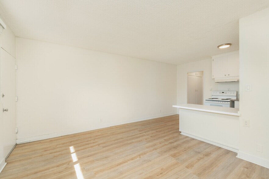 More Photos Of 1626 Pine Ave, Long Beach Apartments For Sale