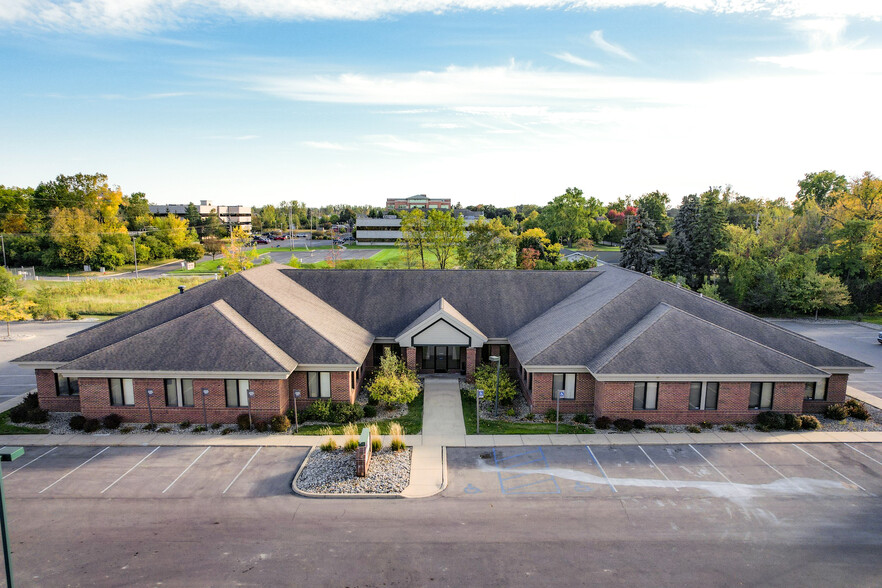 Primary Photo Of 1675 Watertower Pl, East Lansing Office For Lease