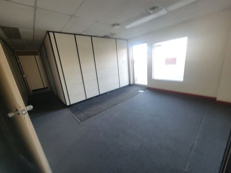 More Photos Of 3845 15th Av, Prince George Office For Lease