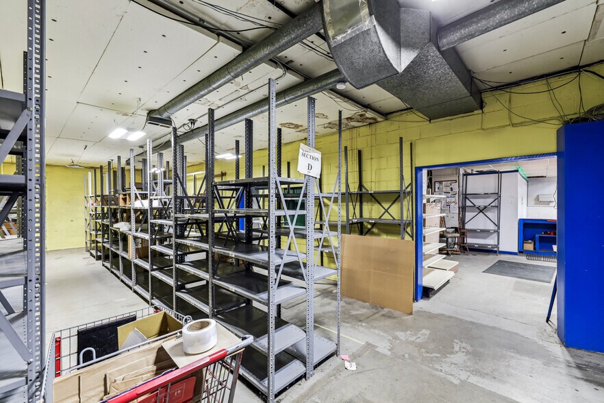 More Photos Of 3939 E 14th St, Des Moines Warehouse For Sale