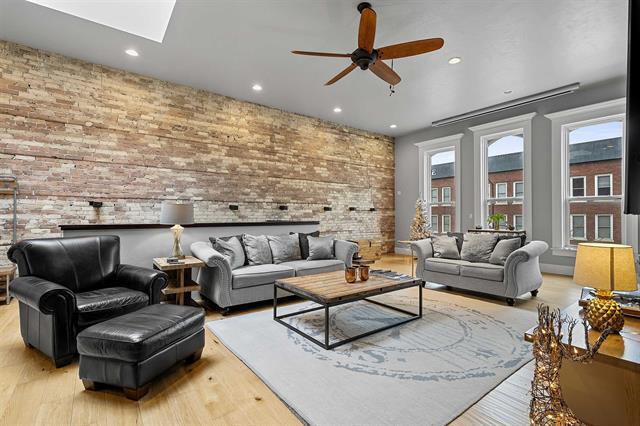 More Photos Of 408 Dousman St, Green Bay Storefront Retail Residential For Sale