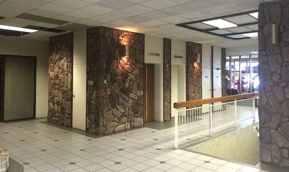 More Photos Of 330 W Gray St, Norman Office For Lease