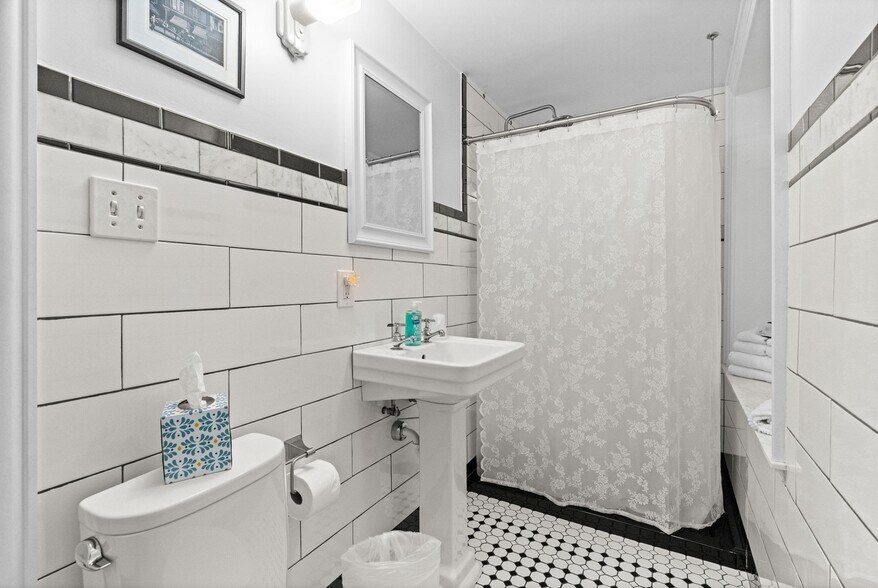 More Photos Of 23-25 Race St, Jim Thorpe Hospitality For Sale