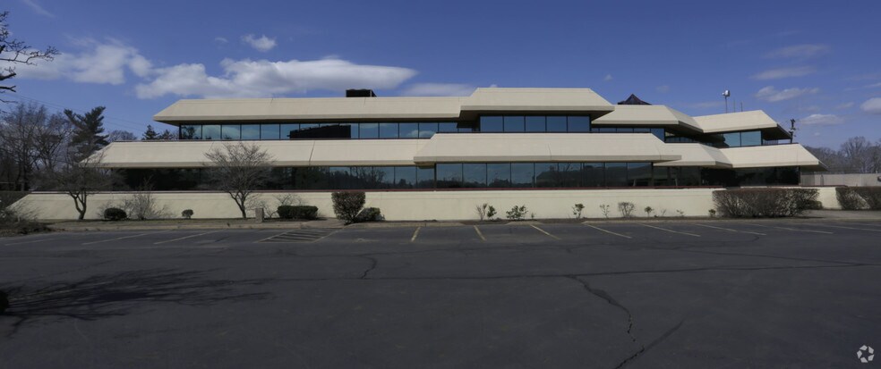 More Photos Of 75 James Way, Southampton Medical For Sale