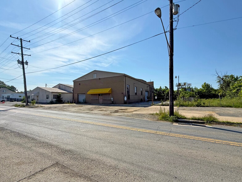 More Photos Of 5815 Arbor St, Hyattsville Warehouse For Sale