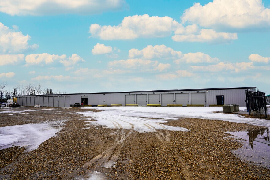 More Photos Of 952 Boulder Blvd, Stony Plain Warehouse For Lease