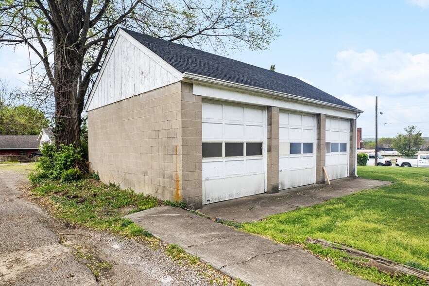 More Photos Of 203 Benson St, Reading Flex For Sale