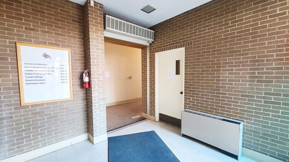 More Photos Of 710 W 8th St, Fort Scott Office For Sale