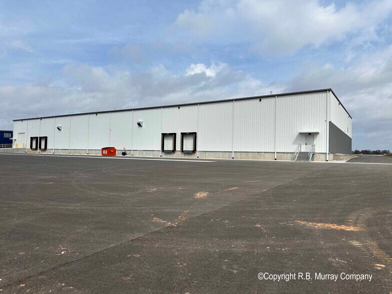 More Photos Of 802 Lillian, Strafford Warehouse For Lease