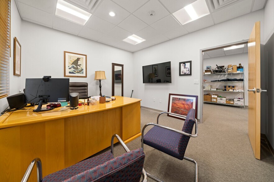 More Photos Of 288 S River Rd, Bedford Medical For Lease