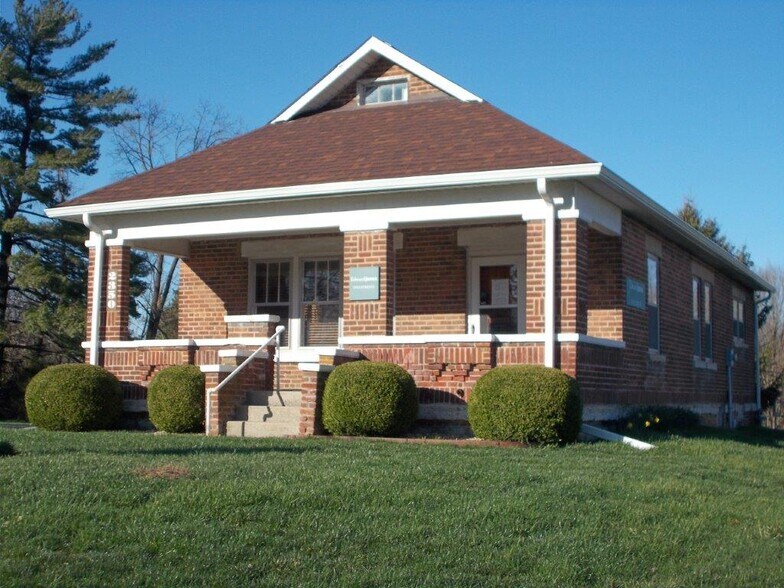 More Photos Of 2350 N State Highway 7, North Vernon Office For Sale