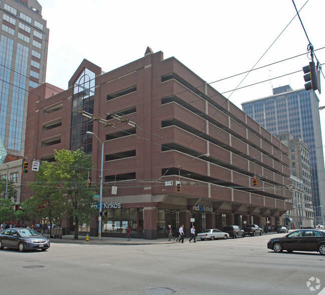 Primary Photo Of 16 S Ludlow St, Dayton Parking Garage For Lease