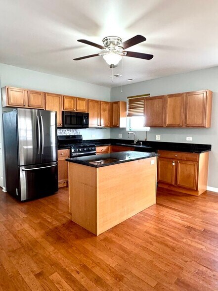 More Photos Of , Chicago Multifamily For Sale