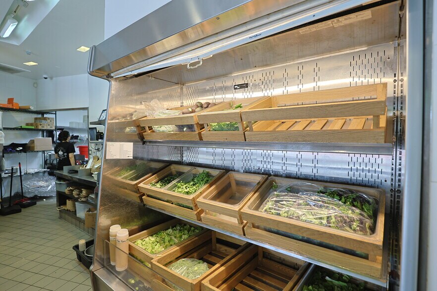 More Photos Of 1401-1413 2nd St, Santa Monica Office For Lease