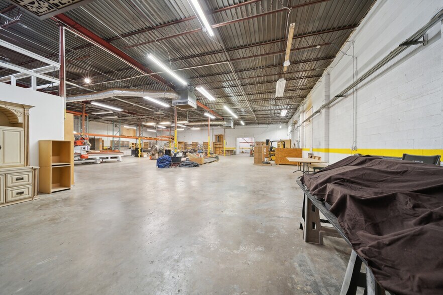 More Photos Of 4434-4437 S 74th Ave, Tulsa Warehouse For Sale