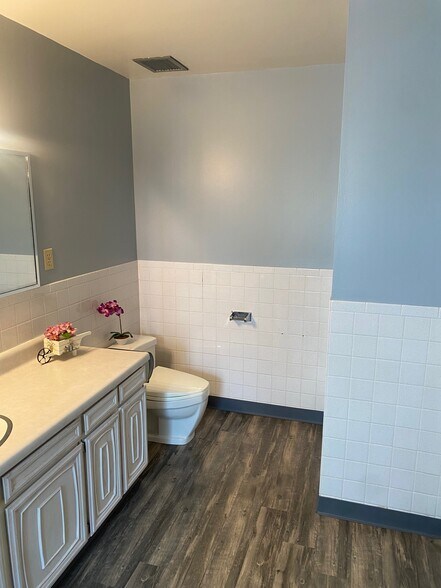 More Photos Of 6660 N High St, Columbus Medical For Sale