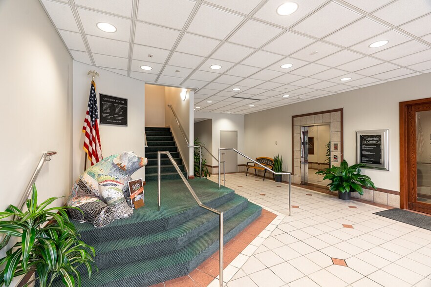 More Photos Of 415 Columbia St, Lafayette Office For Sale