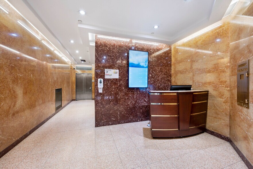More Photos Of 29 W 36th St, New York Office For Lease