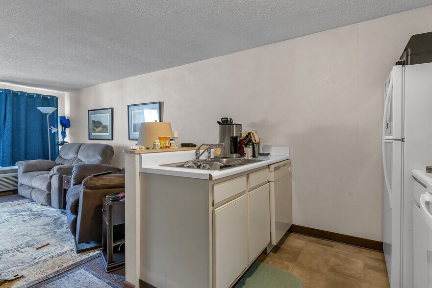 More Photos Of 5 E Plum St, Chesterfield Apartments For Sale