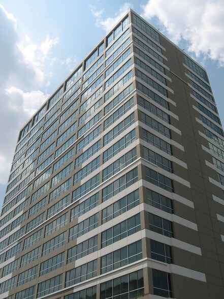 More Photos Of 100 Throckmorton St, Fort Worth Office For Lease