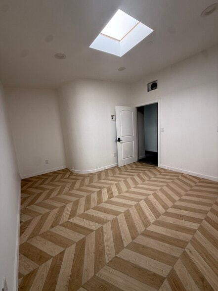 More Photos Of 304 N Harper Ave, Los Angeles Storefront Retail Office For Lease