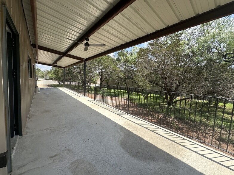 More Photos Of 7501 SH 71, Spicewood Unknown For Lease