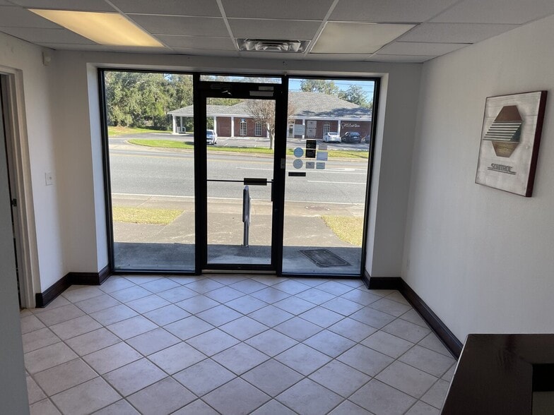 More Photos Of 201 N Pace Blvd, Pensacola Office For Sale