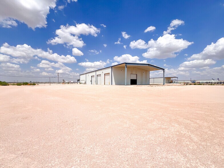 More Photos Of 8511 W Interstate 20, Midland Warehouse For Lease