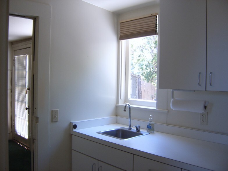 More Photos Of 111 Liberty St, Petaluma Office For Lease