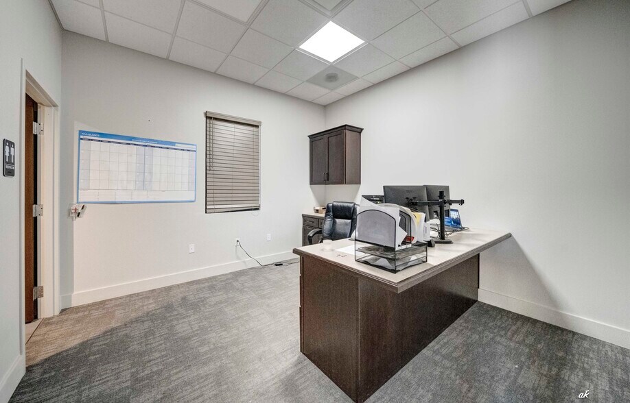 More Photos Of 17684 Cordova Pl, Panama City Beach Distribution For Lease