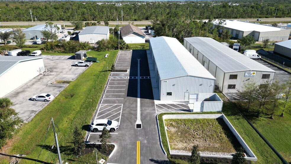 More Photos Of 7440 Sawyer Cir, Port Charlotte Warehouse For Lease