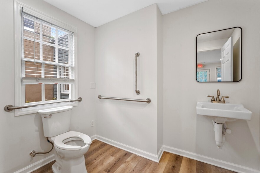 More Photos Of 609 Carteret St, Beaufort Storefront Retail Residential For Lease