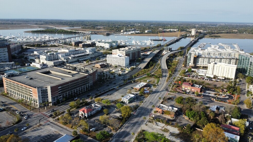 More Photos Of 221 Spring St, Charleston Fast Food For Lease